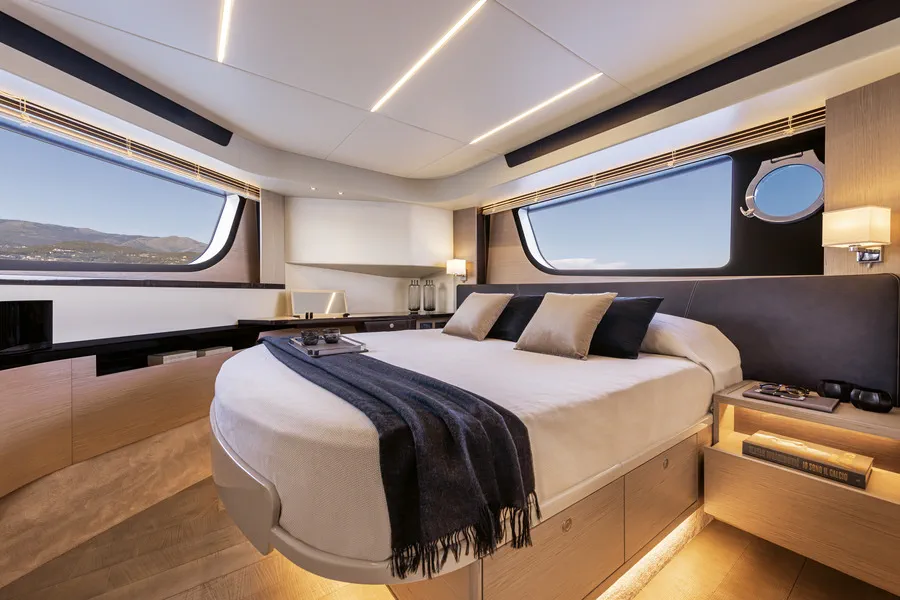 Absolute 48 Coupe | For Sale | Elegant Yachts