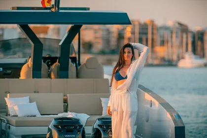 | Elegant Yachts