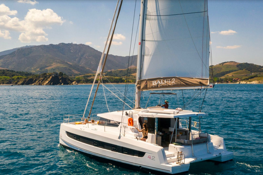 Bali 4.2 | Mallorca Yacht Charter | Elegant Yachts